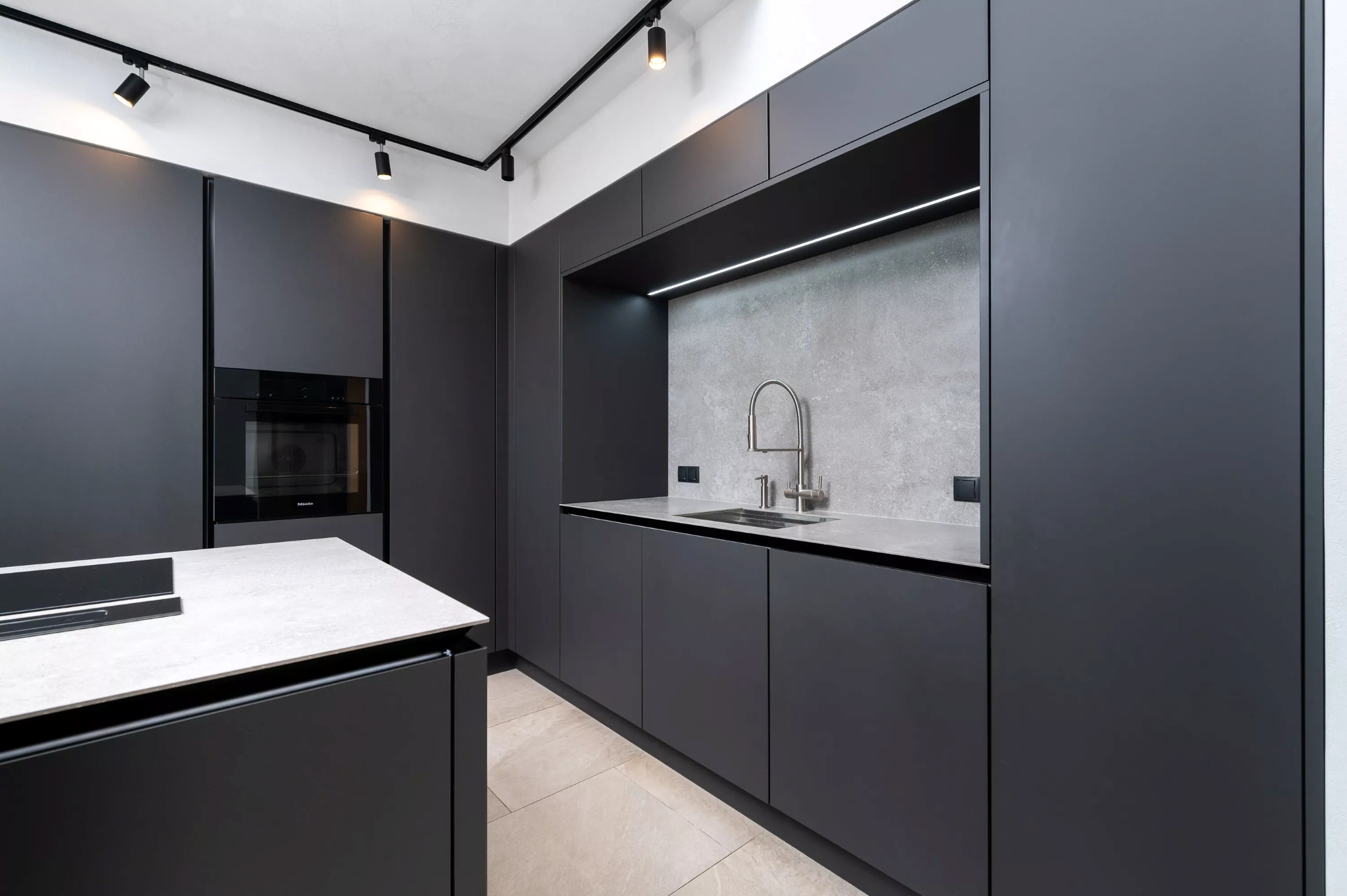 Kitchen image 1